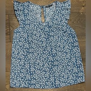 Blue and white flower pattern